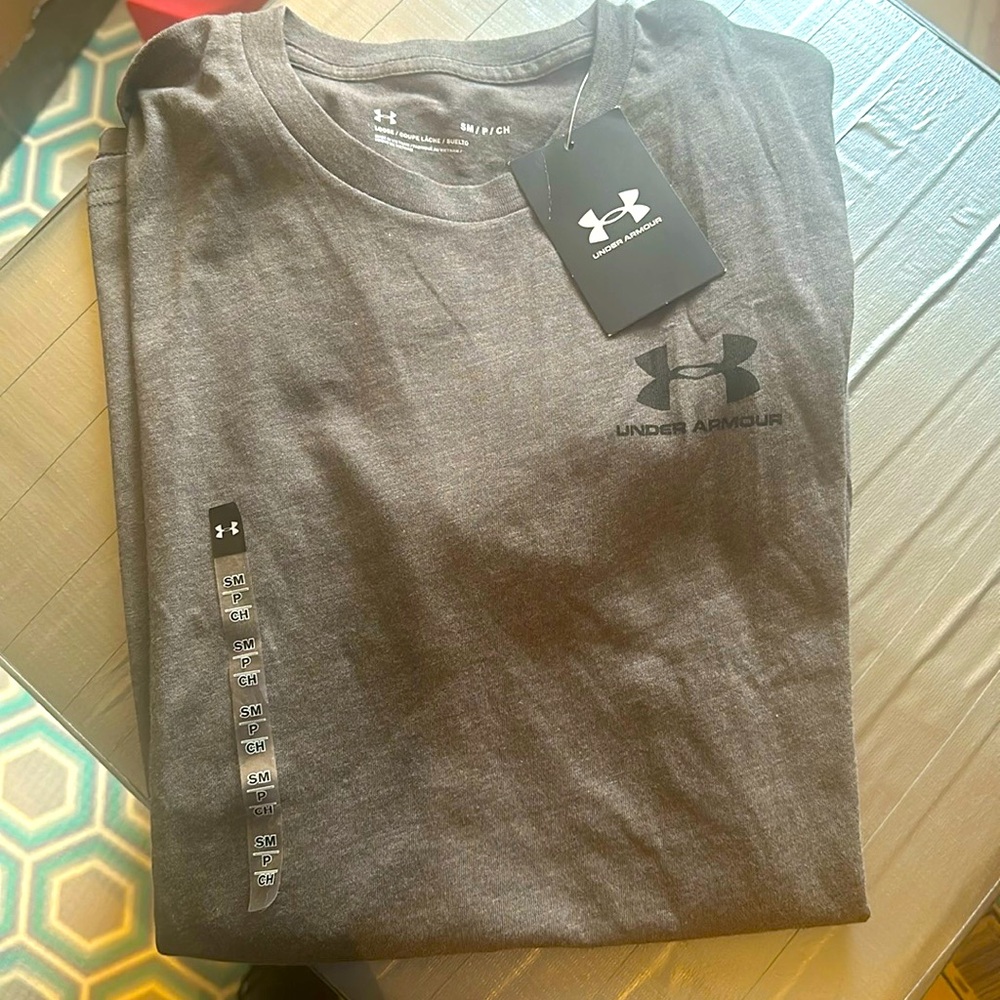 Men’s shirt size Small UNDER ARMOUR NWT
